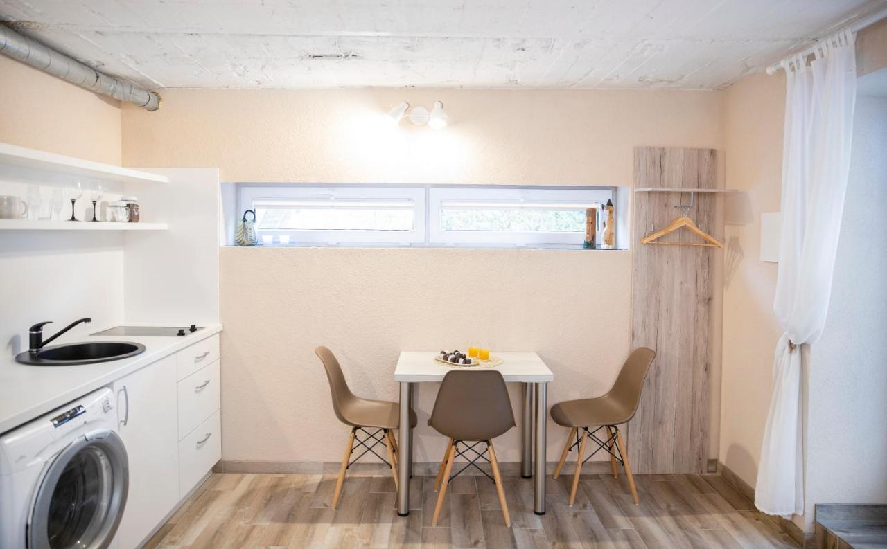Apartment In Garage With Free Parking Kaunas Exterior foto